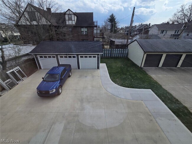 Building Photo - 13839 Clifton Blvd