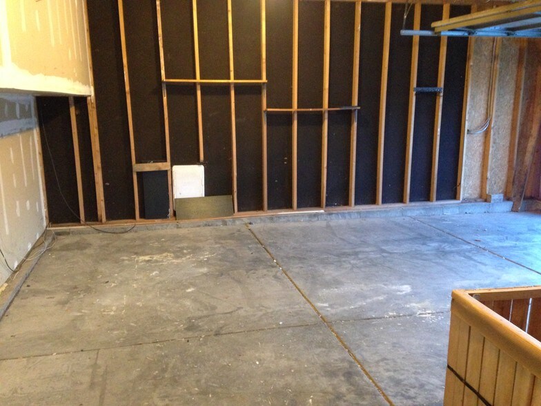 Building Photo - 2204 S Del Norte Dr
