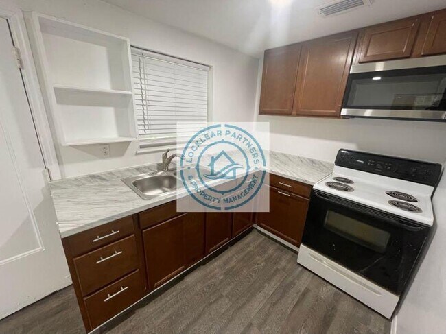 Building Photo - 2626 Broadway Ave