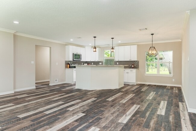 Building Photo - 1211 Kirsten St