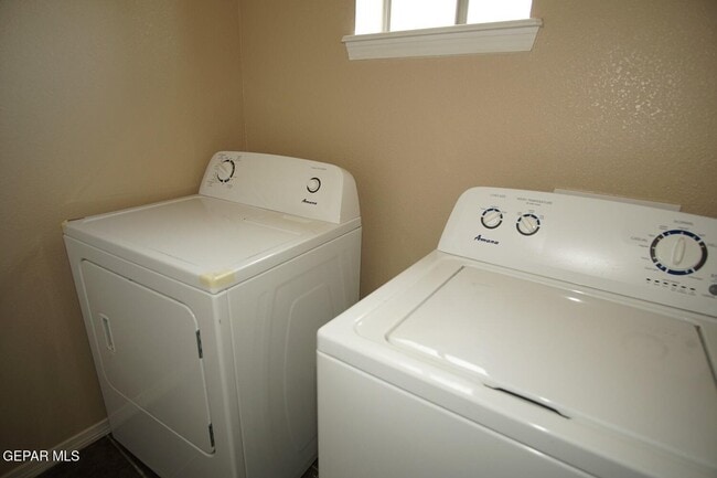 Building Photo - 14375 Whisper Mare Ct