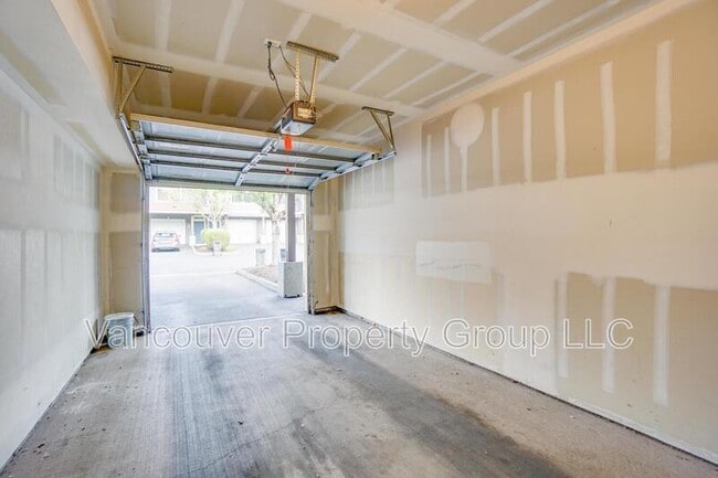 Building Photo - 10800 SE 17th Cir
