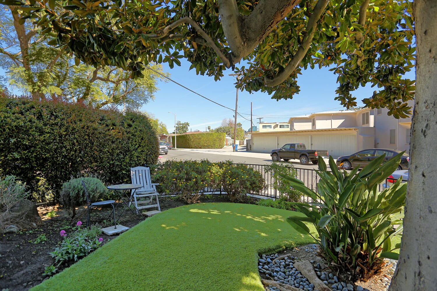 Building Photo - 2577 Granville Ave