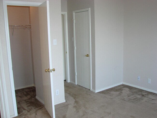 Building Photo - 73 Autumn Pass