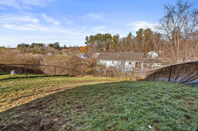 Building Photo - 74 Derryfield Rd