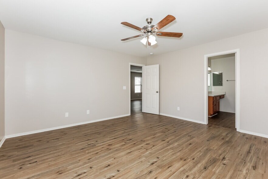 Building Photo - 11114 E Arbor Ave