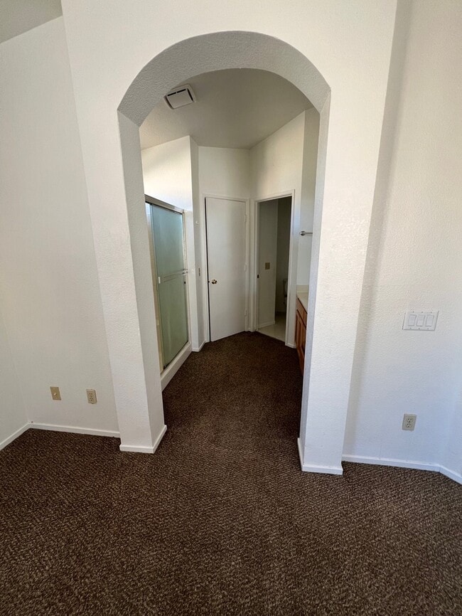 Building Photo - Weston Ranch 4 Bedroom 3 Bathroom Home
