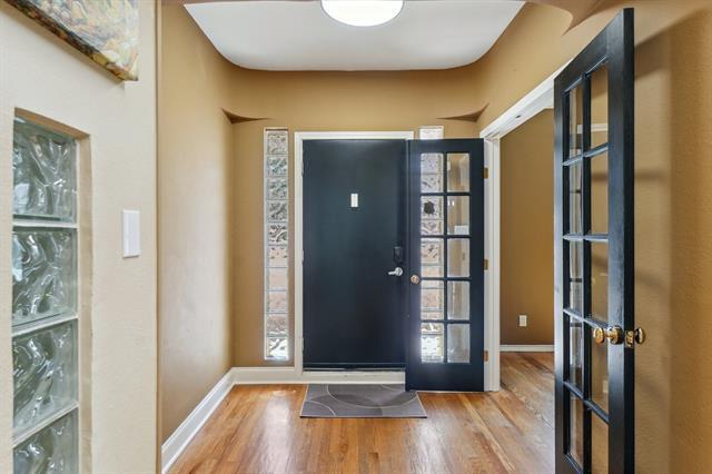 Building Photo - 4040 Avondale Ave