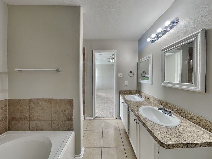 Building Photo - 3914 Ridge Canyon Rd