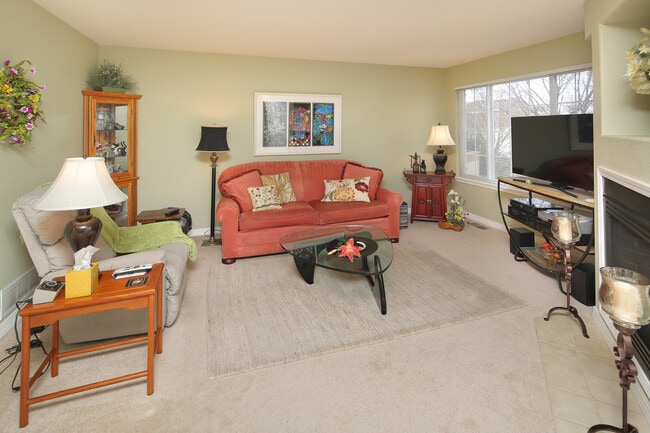 Building Photo - Great Townhome in Southeast Ft. Collins