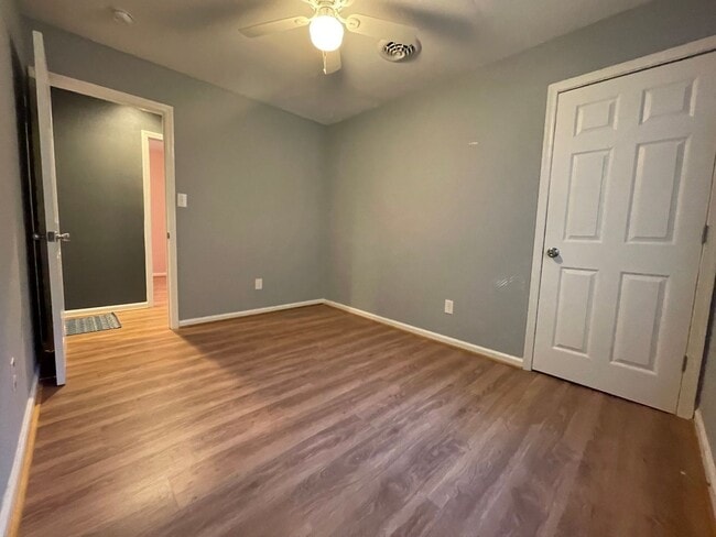 Building Photo - Updated Rancher on an Acre!