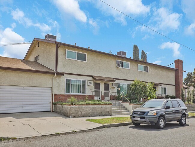 Building Photo - 220 S 7th St