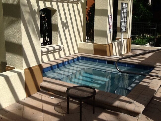 Spa hot tub - 600 S Dixie Hwy