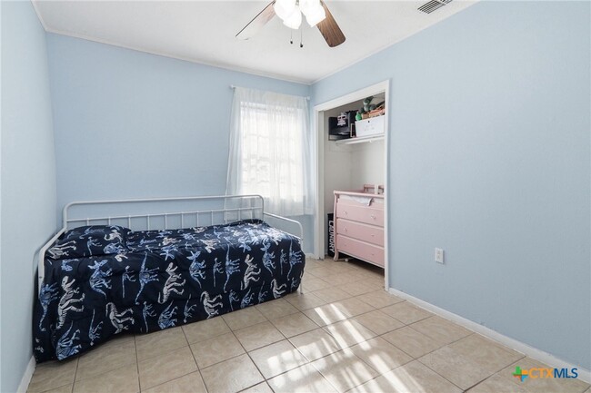 Building Photo - 1403 Little St