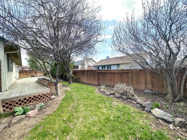 Building Photo - BEAUTIFUL 3 BED, 2 BATH SINGLE FAMILY HOME LOCATED IN NW REDMOND!