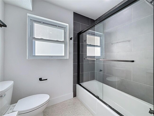 Building Photo - 2161 Edythe Dr