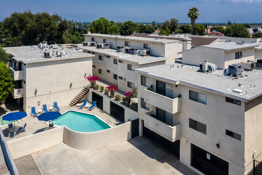 Building Photo - White Oak Apartments