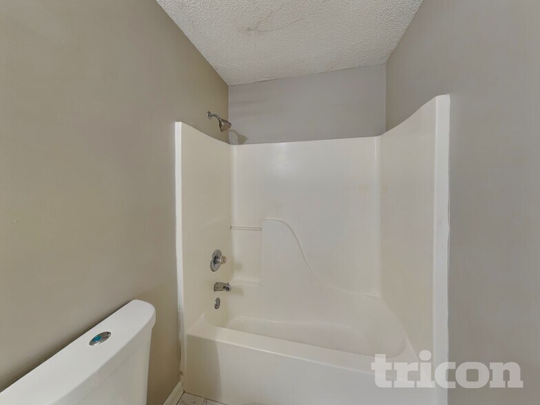Building Photo - 1806 Dalton Way