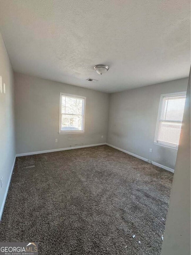 Building Photo - 1841 N Ridge Dr