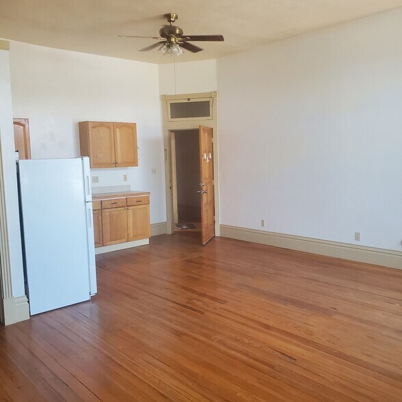 Entry into apartment - 216 1st St
