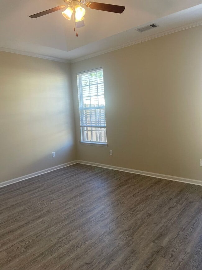 Building Photo - Beautiful Townhome Across Street From Jones Creek Golf Club