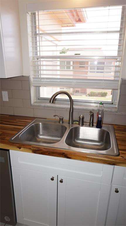 Building Photo - 7011 Place De La Paix