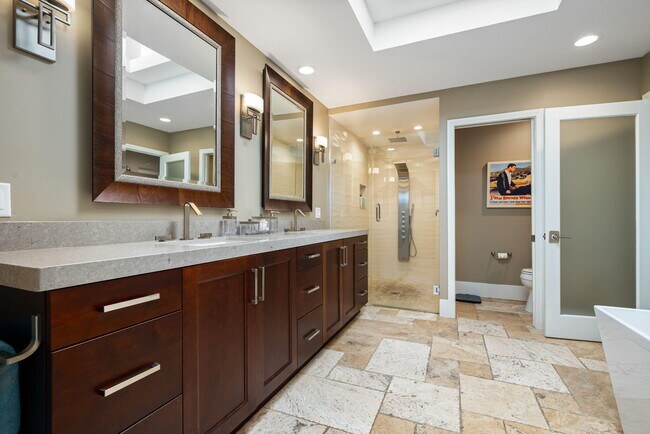 Building Photo - 77 Colgate Dr