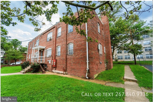 Building Photo - 10 Danbury St SE