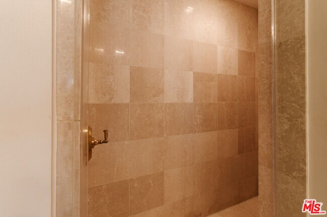 Building Photo - 11847 Gorham Ave