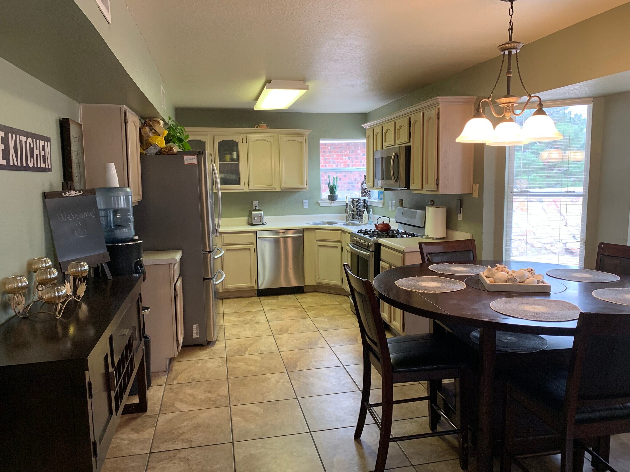 Kitchen - 12280 Red Sun