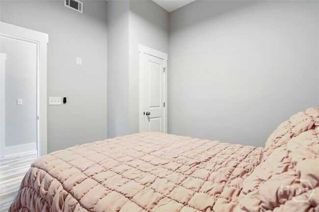 Building Photo - 537 E Congress St