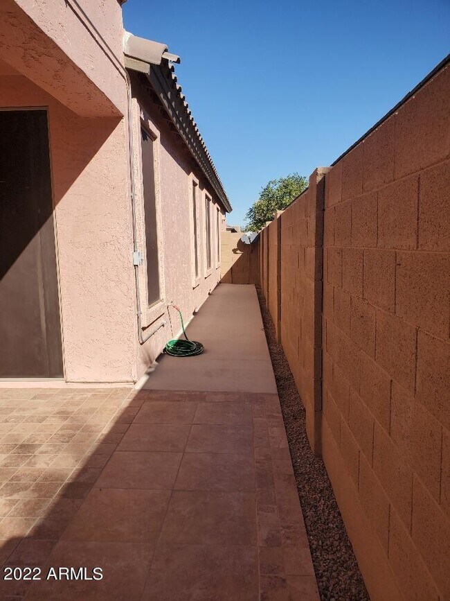 Building Photo - 46059 W Barbara Ln