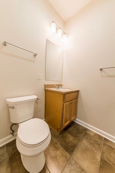 Master Bath - 12 Cunliffe Way