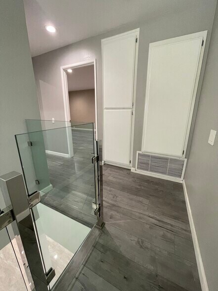 Building Photo - 8350 Burnet Ave