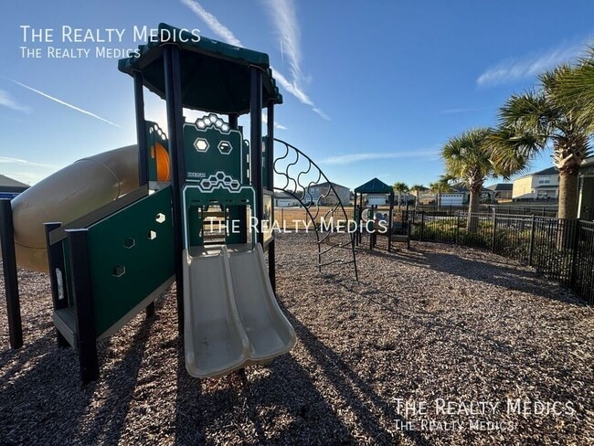 Building Photo - 5239 Mahogany Dr