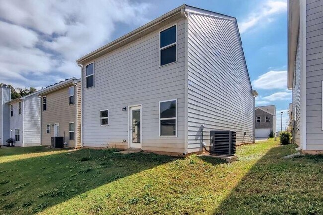 Building Photo - 1575 Leonard St