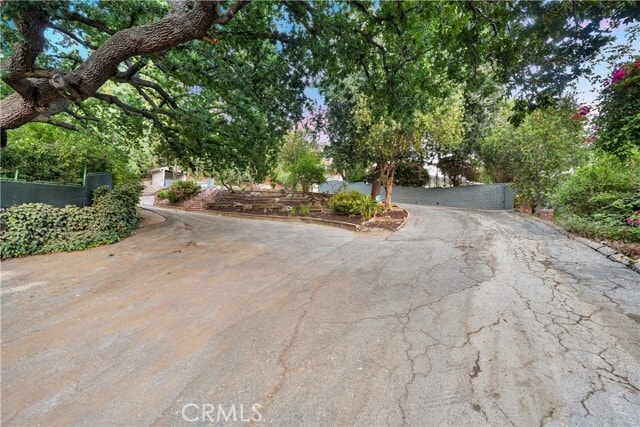 Building Photo - 4620 Encino Ave