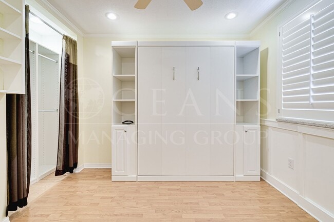Building Photo - Riverfront Two Bedroom Condo