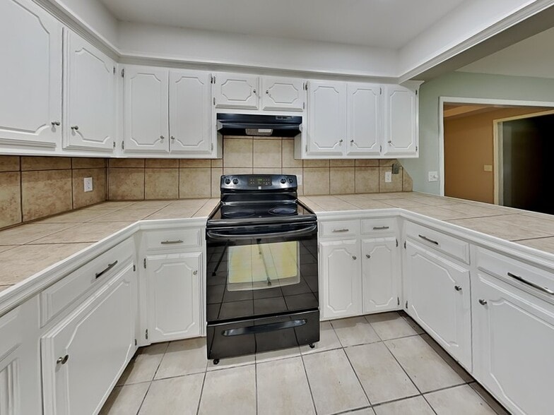 Building Photo - 1817 Tim Dr