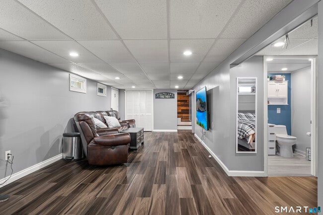 Building Photo - 77 Basswood Dr