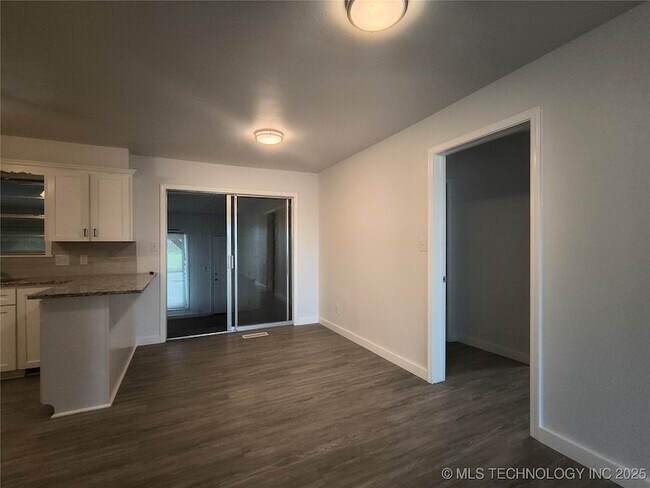 Building Photo - 16012 S Elwood Ave