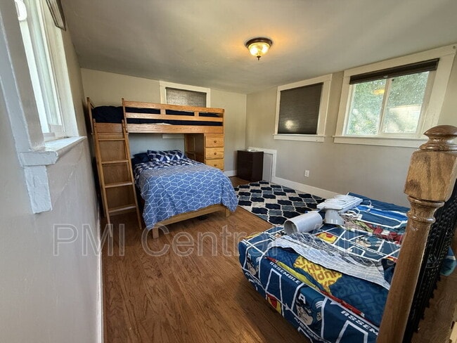 Building Photo - 416 Sycamore Ave