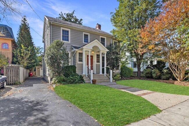 Building Photo - 4 Bed 4 Bath - Bethesda Expanded Colonial - One Car Garage