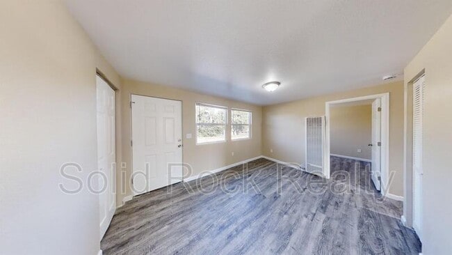 Building Photo - 2405 E St Vrain St