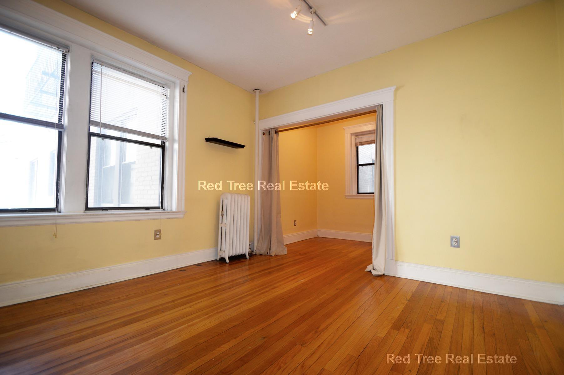 Building Photo - 15 Park Dr