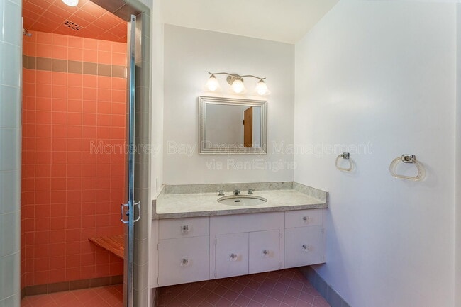 Building Photo - 1 El Caminito