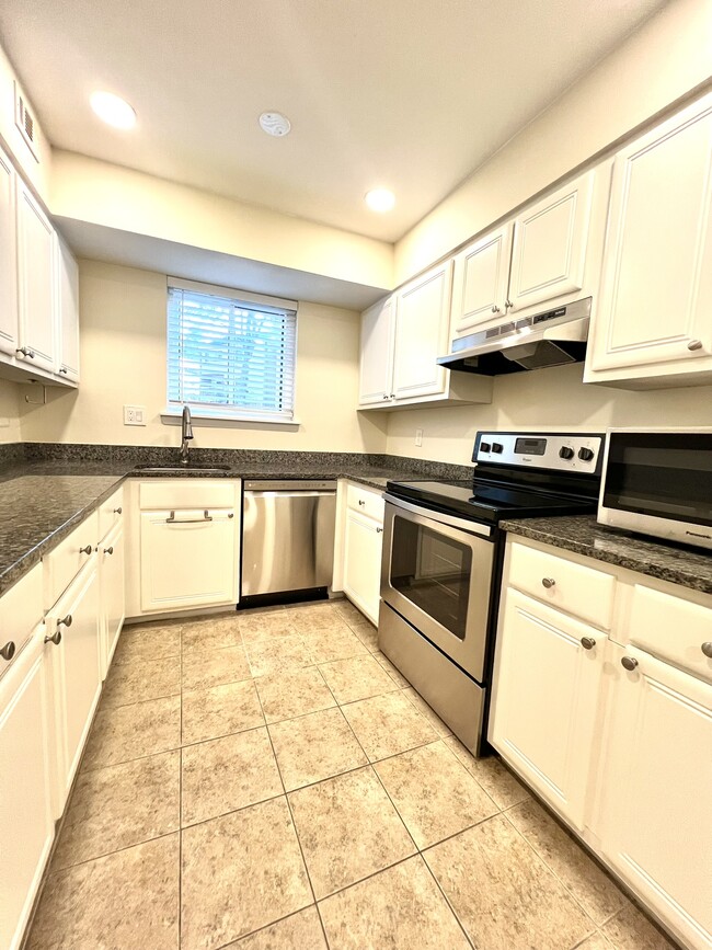 Building Photo - 11083 Saffold Way