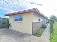 Building Photo - 1235 Jenks Ave