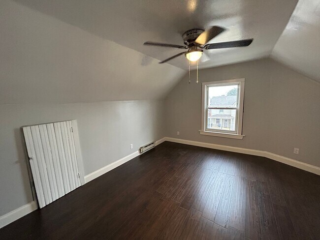 Building Photo - Cozy Duplex in Cheviot