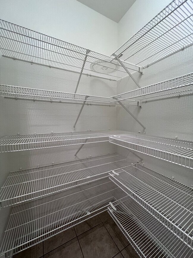 Building Photo - MOVE IN TODAY! 3 bed 2.5 bath home in the ...